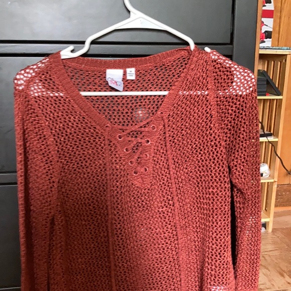 (Oh my g) Deep rose colored holey sweater - Picture 2 of 3
